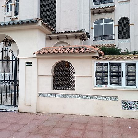 Residencia Alhambra Los Cisnes Torrevieja Dış mekan fotoğraf