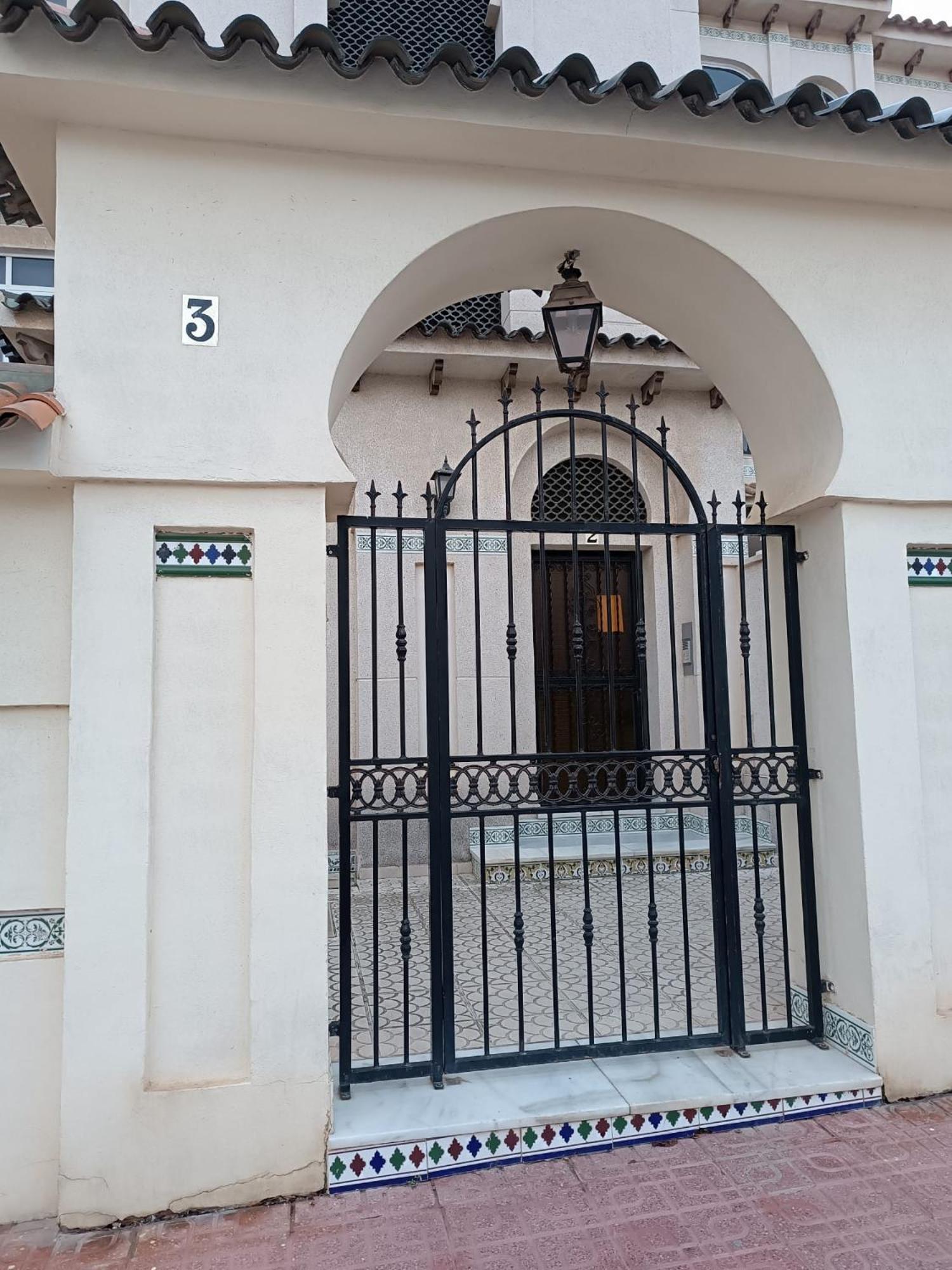 Residencia Alhambra Los Cisnes Torrevieja Dış mekan fotoğraf