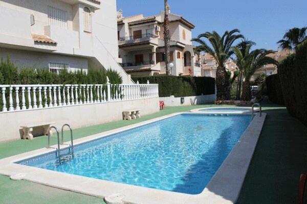 Residencia Alhambra Los Cisnes Torrevieja Dış mekan fotoğraf